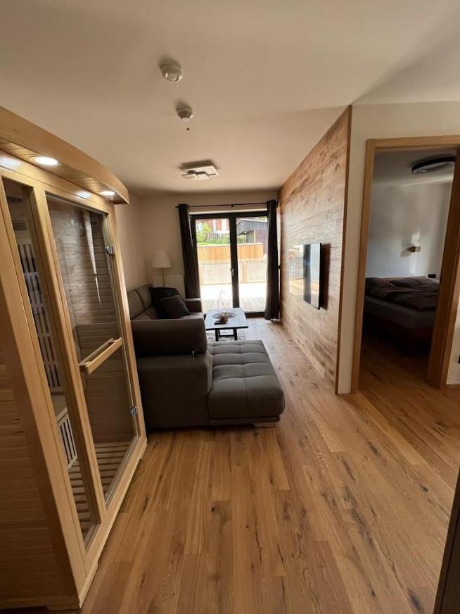 Luxusni Apartman Grand V Centru Harrachova Se Soukromou Mega Terasou, S Privatnim Parkovanim Zdarma, S Moznosti Dobijeni Wallbox Ev A Vyhledem Na Harrachovsky Kostelicek Luaran gambar